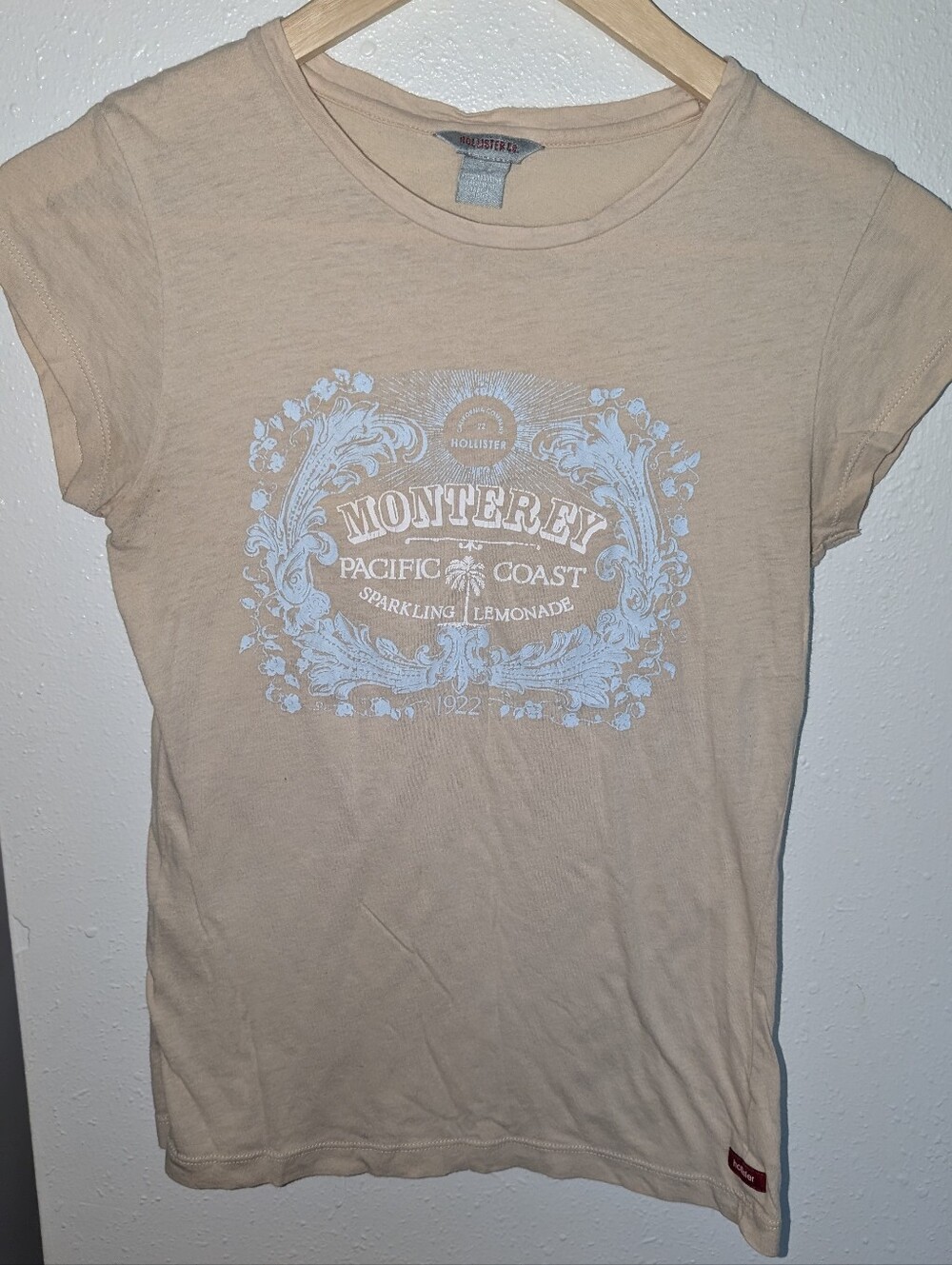 Hollister Monterey Pacific Coast Graphic Tee - Beige